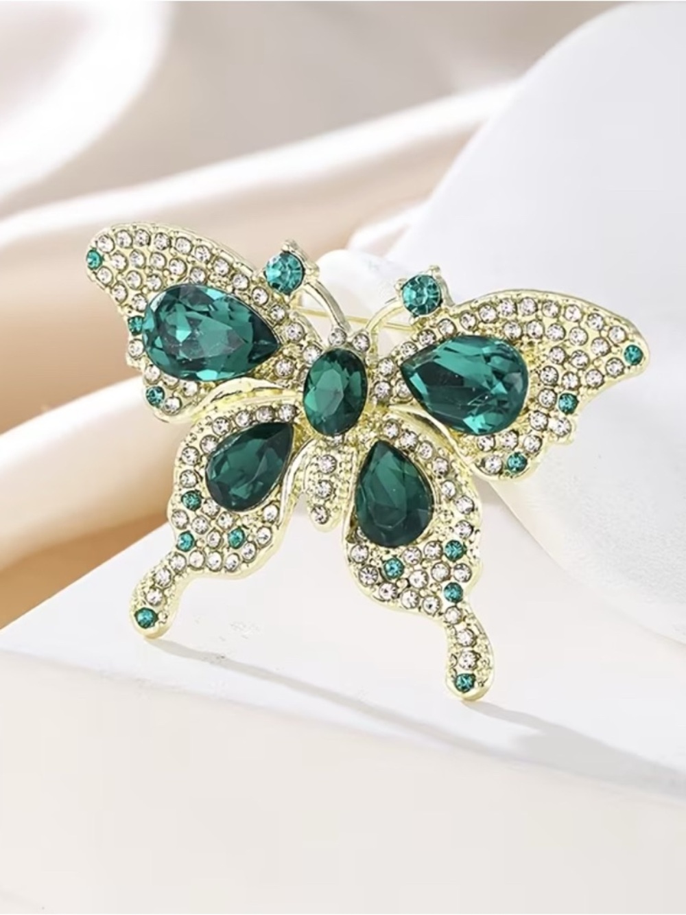 Chic Butterfly Brooch - Gold Tone Elegant Green Crystal - Picture 2 of 4